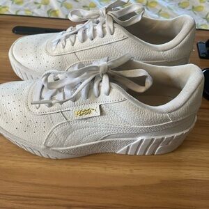 Puma Women's white platform sneaker